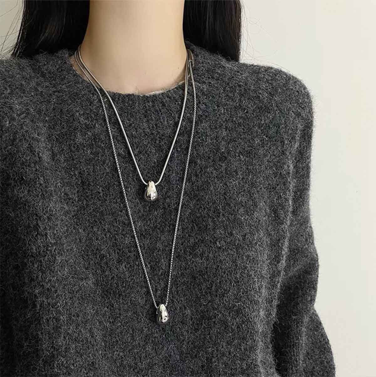 Collar de colgante en forma de gota de agua de estilo minimalista para mujer, largo para otoño e invierno, cadena para sudadera y suéter, accesorio casual y versátil de lujo sencillo con un toque elegante.