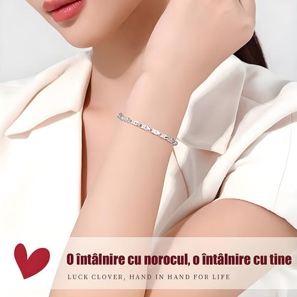 Brățară din argint pur, design exclusiv trifoi și inimioară, bijuterie modernă și delicată.