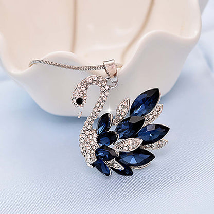 Gargantilla de Moda: Un collar largo con un toque de lujo contemporáneo, un accesorio único y versátil para la temporada.